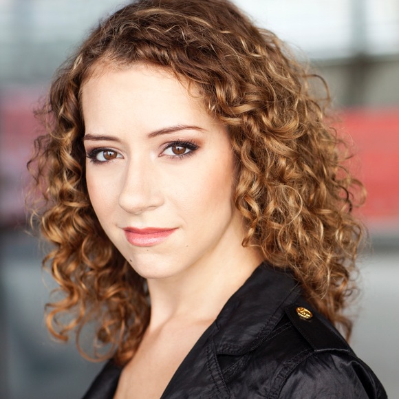 Meet your Posher, Courtney - Picture 1 of 1